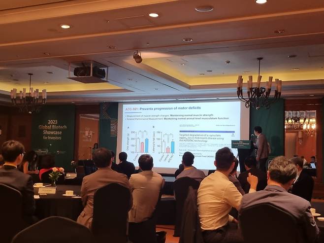권용태 오토텍 바이오 12일 오전 서울 강남구 삼성동 그랜드 인터컨티넨탈 서울 파르나스에서 열린 ‘글로벌 바이오텍 쇼케이스 2023′에서 파킨슨병 치료제 연구개발 현황을 설명하고 있다. /김양혁 기자