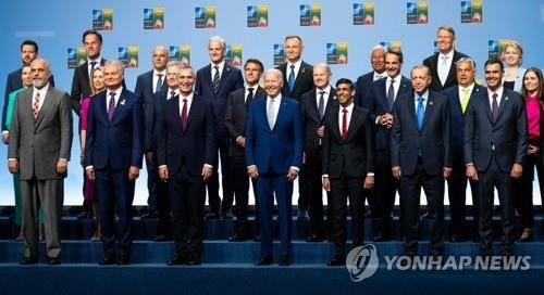 나토 정상회의 참석한 서방 지도자들. 사진=AFP 연합뉴스