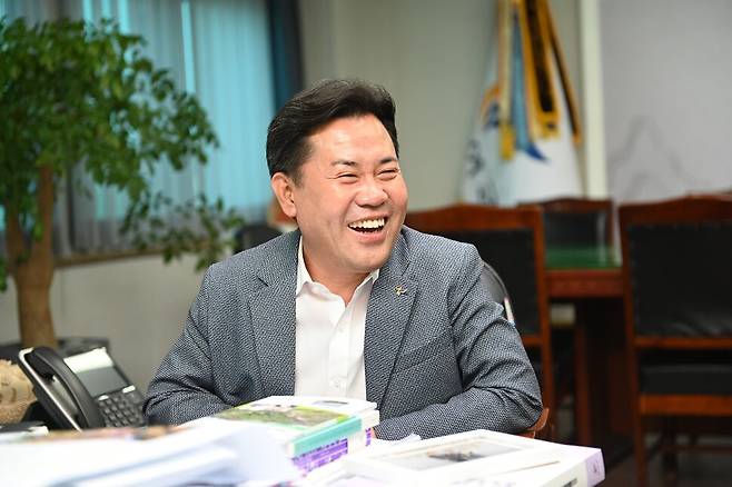 박정현 부여군수는 “우리 군이 살아남기 위해서는 수익 창출 사업 발굴 등 경쟁력 있는 사업 육성이 절실하다”고 강조했다. 부여군 제공