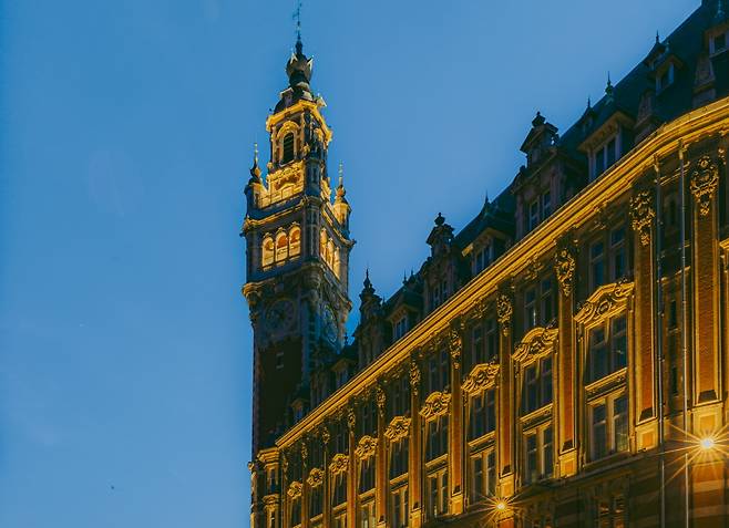 종탑이 매력적인 릴 상공회의소(Beffroi de la Chambre de Commerce de Lille)