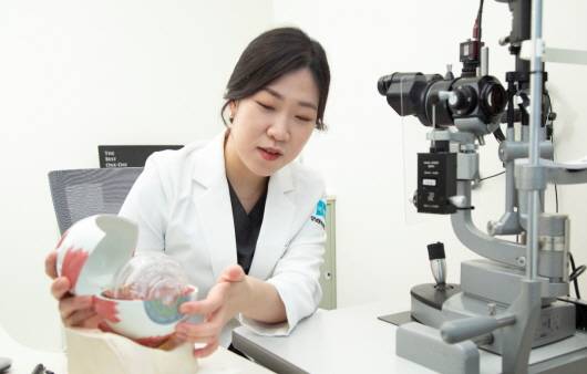 김승민 원장ㅣ출처:비앤빛강남밝은세상안과