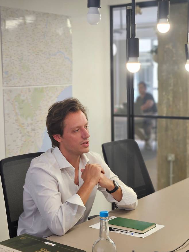 리카르도 테사로 그래비티 공동창업자 겸 최고경영자(CEO)가 조선비즈와 인터뷰하고 있다. /백윤미 기자