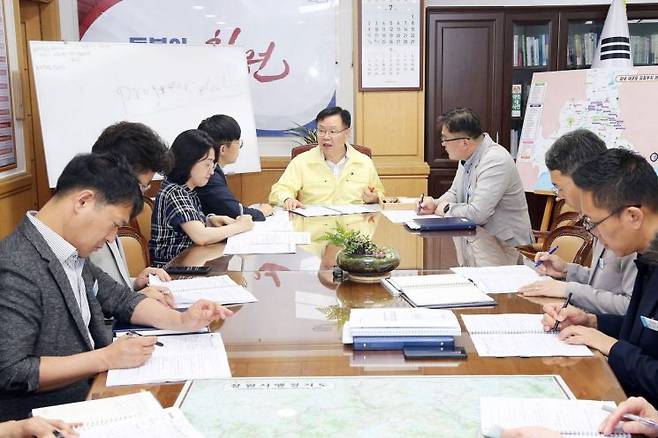 홍남표 창원특례시장 주재로 국·소장, 공약사업 주관 부서장 등 참석한 가운데 ‘상반기 공약사업 추진상황 보고회’를 가졌다.