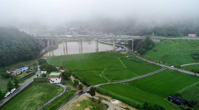 14일 오후 서울-양평 고속도로 대안 노선의 종점인 경기도 양평군 강상면 일대 모습. 연합뉴스