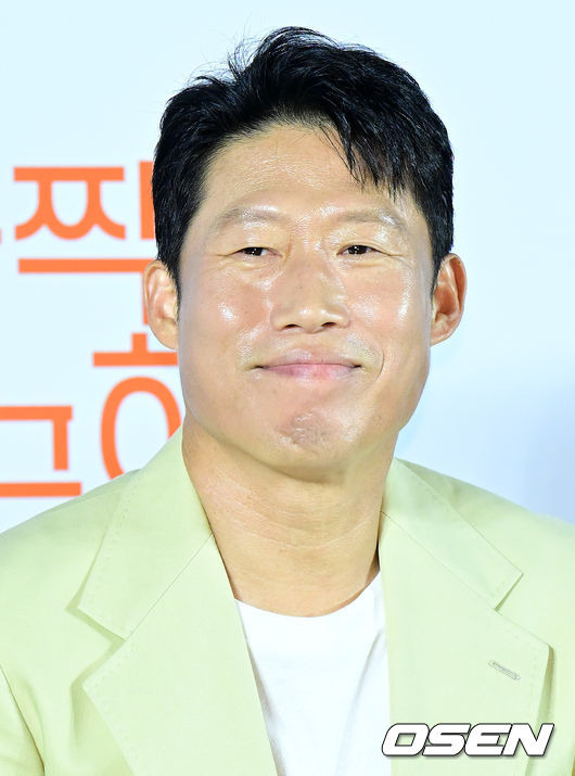 [OSEN=지형준 기자] 14일 오전 서울 광진구 자양동 롯데시네마 건대입구에서 영화 '달짝지근해: 7510' 제작보고회가 열렸다.