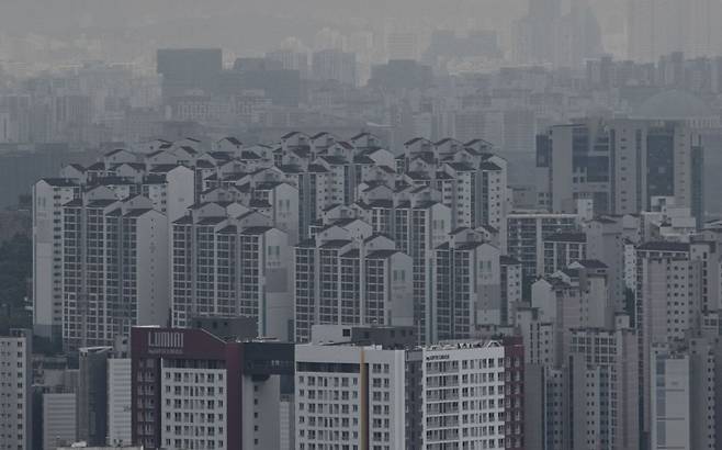 서울 중구 남산에서 바라본 서울 시내 아파트 /뉴스1