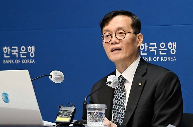 [서울=뉴시스] 사진공동취재단 = 이창용 한국은행 총재가 13일 서울 중구 한국은행에서 7월 금융통화위원회 관련 기자간담회를 하고 있다. 2023.07.13.