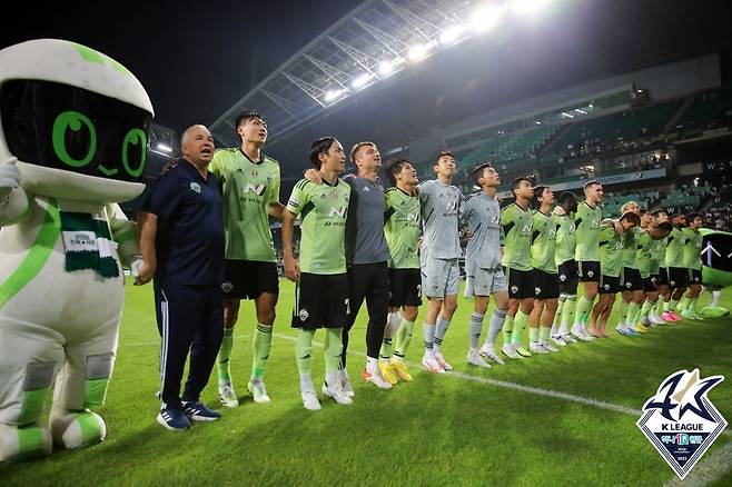 전북 현대가 홈 6연승 신바람을 냈다.(한국프로축구연맹 제공)