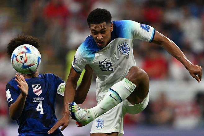 지난해 11월 2022 카타르월드컵에서 잉글랜드대표팀 주전 미드필더로 활약한 주드 벨링엄.  AFP 연합뉴스