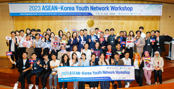 Nearly 50 participants from Asean member states and Korea attend the opening ceremony of the ASEAN-Korea Youth Network Workshop in Seoul on Tuesday. The 10-day workshop to take place in both Seoul and Da Nang, Vietnam, is hosted by the ASEAN-Korea Centre, in cooperation with Hankuk University of Foreign Studies in Korea Duy Tan University. [ASEAN-KOREA CENTRE]