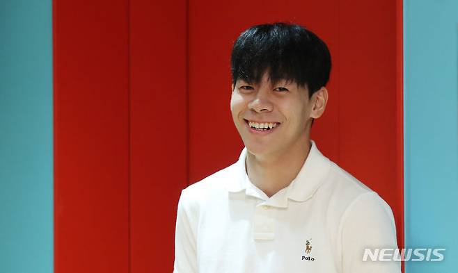 [서울=뉴시스] 조수정 기자 = 틱톡커 주한띠가 10일 서울 강남구 틱톡코리아에서 뉴시스와 인터뷰에 앞서 포즈를 취하고 있다. 2023.07.18. chocrystal@newsis.com