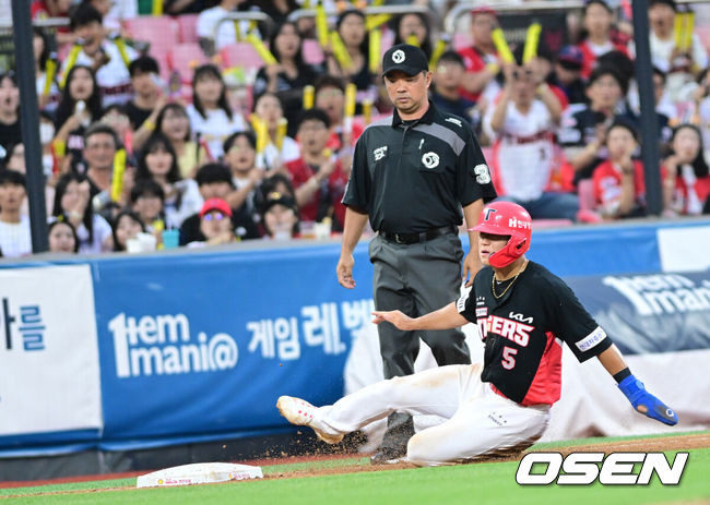 [OSEN=수원, 최규한 기자] 3회 KIA 최형우 타석 때 2루 주자 김도영이 3루 도루에 성공하고 있다. 2023.07.08 / dreamer@osen.co.kr