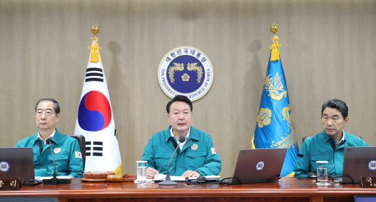 윤석열 대통령이 지난 18일 서울 용산 대통령실에서 열린 국무회의에서 발언하고 있다. 사진=연합뉴스