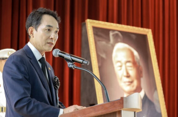 박민식 국가보훈부 장관이 19일 서울 동작구 국립서울현충원에서 열린 이승만 전 대통령 서거 58주기 추모식에 참석해 추모사를 하고 있다. 보훈부 제공