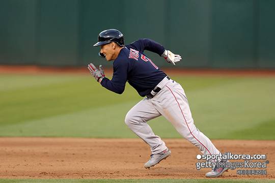 레전드 이치로의 기록에 도전하는 요시다 / 사진=보스턴 레드삭스