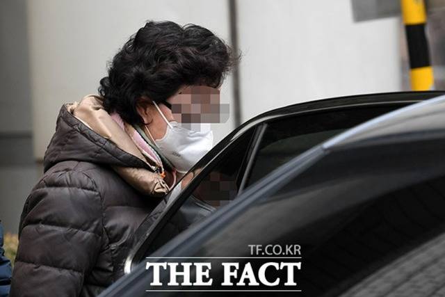 부동산 매입 과정에서 통장 잔고증명 위조 혐의로 1심에서 실형을 선고받았지만 구속을 피한 윤석열 대통령의 장모 최은순(76) 씨가 항소심에서 법정 구속됐다. /이동률 기자