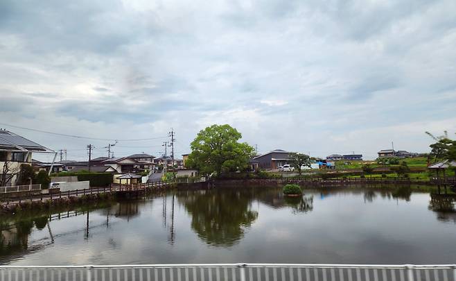 강수량이 적은 세토내해변 가가와현은 인공호수를 만들어 용수를 공급한다.