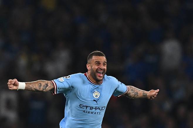 Manchester City's English defender #2 Kyle Walker celebrates winning the UEFA Champions League final football match between Inter Milan and Manchester City at the Ataturk Olympic Stadium in Istanbul, on June 10, 2023. Manchester City won the match 1-0. (Photo by Paul ELLIS / AFP)







<저작권자(c) 연합뉴스, 무단 전재-재배포 금지>