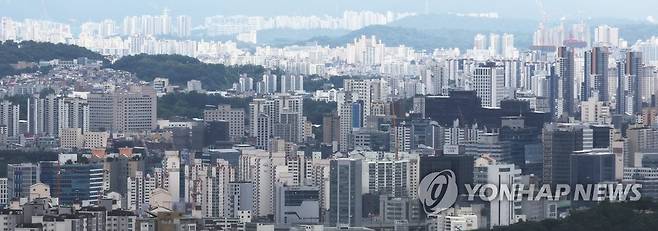 서울 남산에서 바라본 서울 도심 아파트 모습 
[연합뉴스 자료사진]