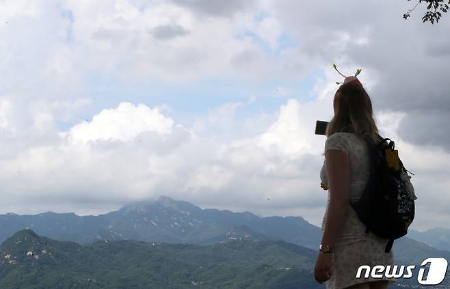 목요일인 27일 충북·세종은 구름 많고 곳곳에 강한 소나기가 쏟아지겠다.(사진은 기사 내용과 무관함) /뉴스1