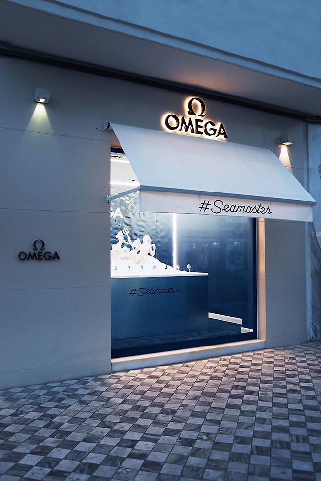 이탈리아 포르테 데이 마르미에 위치한 씨마스타 탄생 75주년 기념 팝업 부티크./오메가 제공