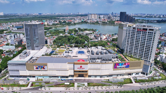 Image of the Lotte Mall West Lake in Hanoi, Vietnam [LOTTE SHOPPING]