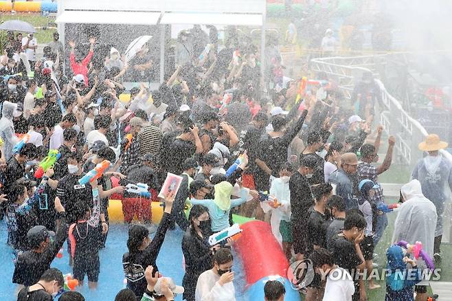 정남진 장흥 물축제 [연합뉴스 자료사진]