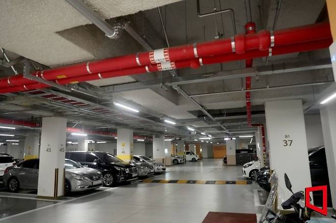 지하주차장 보강철근이 빠진 것으로 드러난 남양주 별내퍼스트포레 아파트 지하주차장. 사진=허영한 기자 younghan@