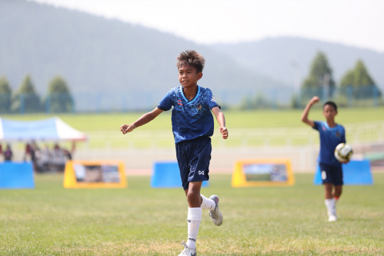 5학년 도약 9시 40분 종합 2구장 태국논타부리 - 진천FC