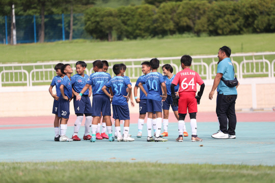 5학년 도약 9시 40분 종합 2구장 태국논타부리 - 진천FC