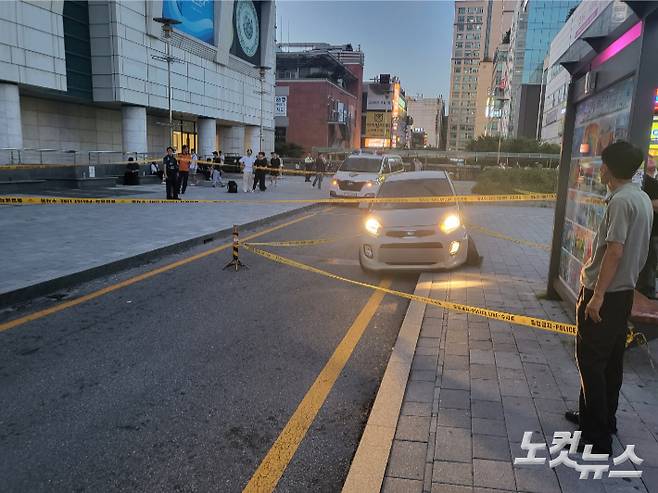 3일 성남시 분당구 AK플라자에서 발생한 흉기난동 용의자 A씨가 타고 온 모닝차량. 이준석 기자