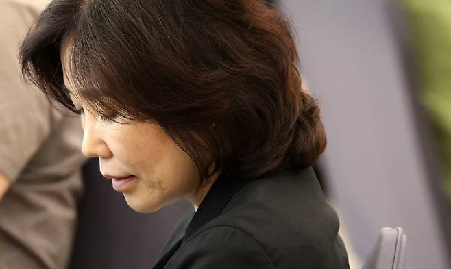 더불어민주당 김은경 혁신위원장이 2일 강원 춘천시 세종호텔에서 열린 전국 순회 간담회 '강원도민과의 대화'에 참석하고 있다. 연합뉴스