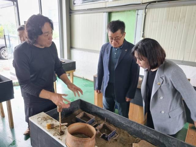 ▲황세주 의원 안성유기 공방 방문. ⓒ경기도의회