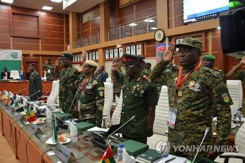 니제르 해법 모색위해 나이지리아 집결한 ECOWAS 국방 장관들 [EPA 연합뉴스 자료사진]