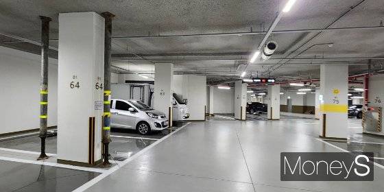 지하주차장에 무량판 구조를 적용한 공공아파트 남양주별내 A25. /사진=임한별 기자