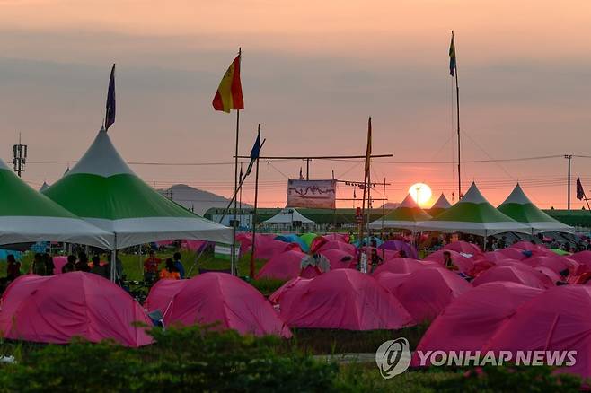 잼버리 야영장 풍경 (부안=연합뉴스) 지난 4일 새만금 세계잼버리 야영장 내 텐트가 여럿 놓여 있다. 2023.8.6 [세계스카우트연맹 제공. 재판매 및 DB 금지. ⓒWSBureau Inc. - JP POUTEAU] key@yna.co.kr