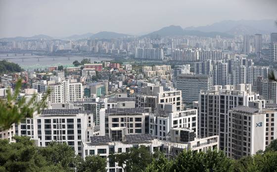 한국부동산원 청약홈에 따르면 지난 7월까지 취소 후 재공급된 전국 아파트 무순위 청약 매물은 지난해 같은 기간(9건)에 비해 3배 이상 늘어난 29건으로 집계됐다. 취소 후 재공급이란 무순위 청약 매물 가운데 불법으로 청약을 접수하거나 위장전입을 하는 등 위법행위가 적발돼 당첨이 취소된 물량이다./사진=뉴시스