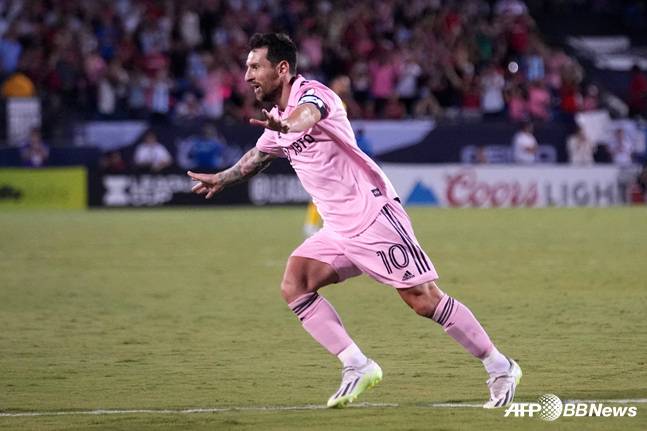 7일 열린 인터 마이애미와 FC댈러스의 경기. 리오넬 메시가 골 세리머니를 펼치고 있다. /AFPBBNews=뉴스1