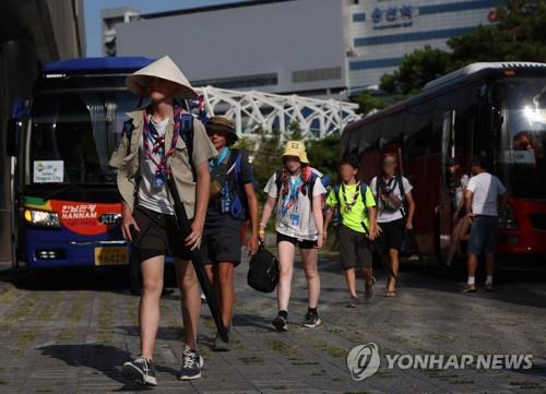 새만금 떠나 서울 도착한 영국 잼버리 대표단 [연합뉴스 자료사진]