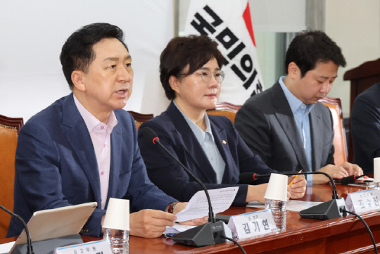 국민의힘 김기현 대표가 10일 국회에서 열린 최고위원회에 참석해 발언하고 있다. 사진=연합뉴스 제공