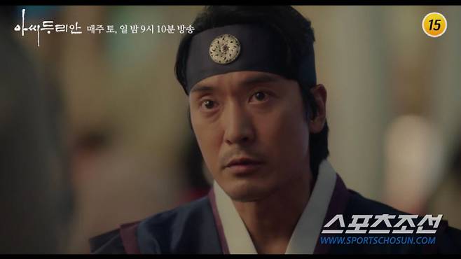 Another shock and twist?Choi Myeong-Gils 30-year-old younger romance is more breathtaking than the 49-year-old gold, daughter-in-law Yoon Hae-youngs homosexual code is more of a backbone than the master of the cloakLady Durian, which was broadcast on the last 6 days, recorded the highest audience rating of 7.2% and the highest audience rating of 7.9% per minute based on Nielsen Korea. did.Lady Durian, which left only two times to the end, is more left to be harvested than scattered.We will look at five points of observation in Stories Remaining along with 15 Trailers.In the 15th trailer, Durian (Park Joo-Mi)s sad eyes were revealed in the subtitles, causing sadness.I was lamenting that I was hurting my heart, saying, Im going to go back and forth like a stone on my feet.In addition, Lee Eun-sung met Durian and apologized, I am hurt because of me, I am sorry, and I want to bring Durian home to monitor her husbands Min-joon. Situation.Kim Sawzer! (Lee Da-yeon), who wanted to go back to the past, barely turned his mind, Durian and Kim Sawzer!(Lee Dae-yeon) is going to go back to Korea under Japanese rule.Choi Myeong-gil, who married Zhu Nan (Kwak Min-ho) and married, said, Its not a time-consuming thing. He kissed The Wedding Ring and focused on his determination to make a marriage announcement.In the words of Semino Rossi (Yoon Hae-young), who was misunderstood as The Wedding Ring, Baekdoi shocked me by saying, Yes, it is The Wedding Ring.In addition, Zhu Nan said, It is better to sell early, he told Baek Doi to tell him about the marriage quickly, and Baek Doi said, We are not really hit.Attention is focused on what the familys reaction to Baek Doi and Zhu Nans unconventional marriage will be like.Moreover, Semino Rossi has been in love with Shimo Doi. It is interesting to see how shocked he will be when he finds out that Dois marriage partner is not another man but his cousin brother Zhu Nan, whom Jasin ignored.The appearance of a housekeeper (Kim Nam-jin) who sees Reincarnated as a Sword, who looks shocked at Durian and Kim Min-joon as if he has confirmed something in the last 14th ending, is also robbing his gaze.Durian was surprised to know that he knew Reincarnated as a Sword, and he wondered, I was an arbor?I asked.I am wondering if I will notice the relationship with Durian in the words that Jasins Reincarnated as a Sword was arbor.In Reincarnated as a Sword, Dan Chi-jung is in a situation where he can not do anything but feel inferiority, knowing his heart and Durians heart because of his fragile body.In particular, in the 15th trailer, Dan Ji-jung (Ji Young-san)s intense affection for Durian unfolded and attracted attention.I had a strange look and threw a provocation.Durian said with an uncomfortable tone, Come on and go to bed, but I do not care about the tentacles, How much? I take out my wallet and raise my expectation that the triangle of Durian - tentacles - tentacles will burn again.In the meantime, Ayla roared in anger, saying, Where are you, da lighthouse lantern! And at the same time, she caught sight of throwing her cell phone on the bed.On the other hand, Dana lighthouse lantern and Kim Sawzer! Are pictured having a good time on the carousel at the amusement park, causing anxiety about what kind of jealous Ayla will hit back at da lighthouse lantern and Kim Sawzer!On the other hand, the production team said, As you can guess from the scene that appeared in the 15th trailer , there will be a shock and reversal that can not be overlooked until the last episode. Durian and Kim Sawzer! Please confirm through this broadcast how it will end. Lady Durian will be broadcasted at 9:10 pm on the 12th.