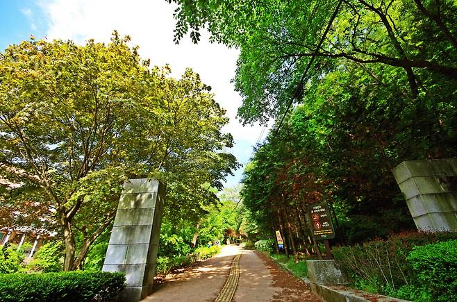 상당산성옛길. 옛 명암약수터 입구