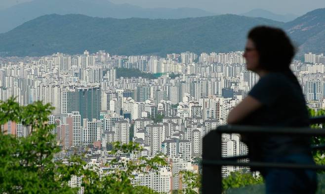 지난 5월 서울 남산에서 보이는 도심 아파트 단지./사진=뉴스1