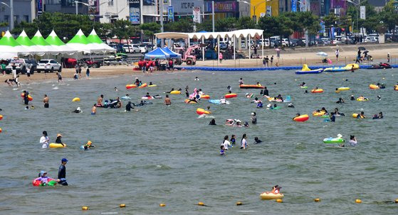 13일 오후 경북 포항시 북구 영일대해수욕장. 사진은 기사 내용과 무관. 뉴스1