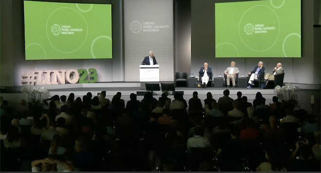 매년 독일에서 열리는 린다우 노벨상 수상자 회의에는 역대 노벨상 수상자와 젊은 연구자들이 참가한다. ⓒThe Lindau Nobel Laureate Meeting 웹사이트