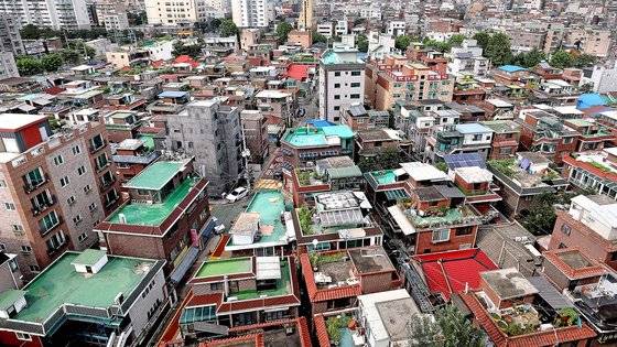 소규모 저층 주거지를 한데 모아 개발하는 '모아타운' 사업 자료사진. *기사 내용과 직접적인 관련 없습니다. 뉴스1