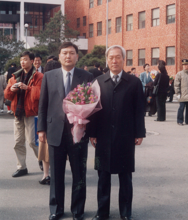 윤석열 대통령과 고 윤기중 연세대 명예교수. 대통령실 제공