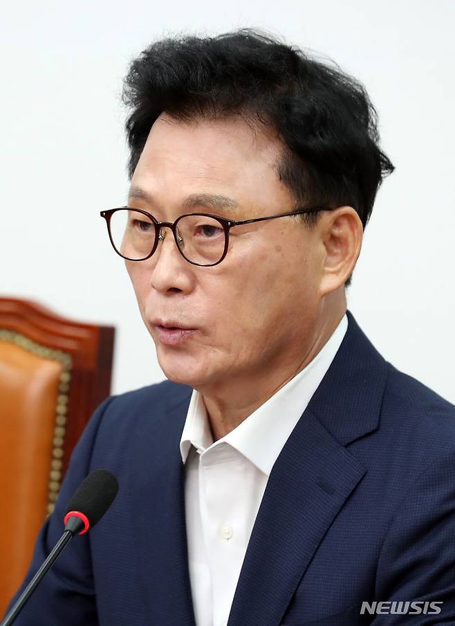 [서울=뉴시스] 이영환 기자 = 박광온 더불어민주당 원내대표가 16일 오전 서울 여의도 국회에서 열린 최고위원회의에서 발언을 하고 있다. 2023.08.16. 20hwan@newsis.com