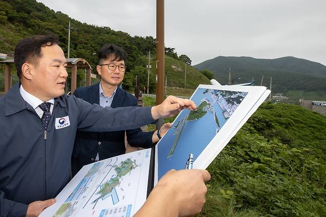 백원국 차관, 가덕도신공항 예정지 방문 [국토교통부 제공. 재판매 및 DB 금지]