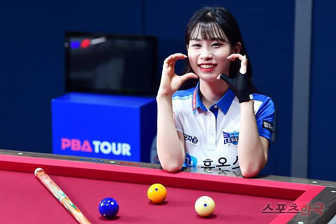 프로당구 선수 전애린이 스포츠한국과의 인터뷰에서 포즈를 취하고 있다. ⓒ이혜영 기자 lhy@hankooki.com